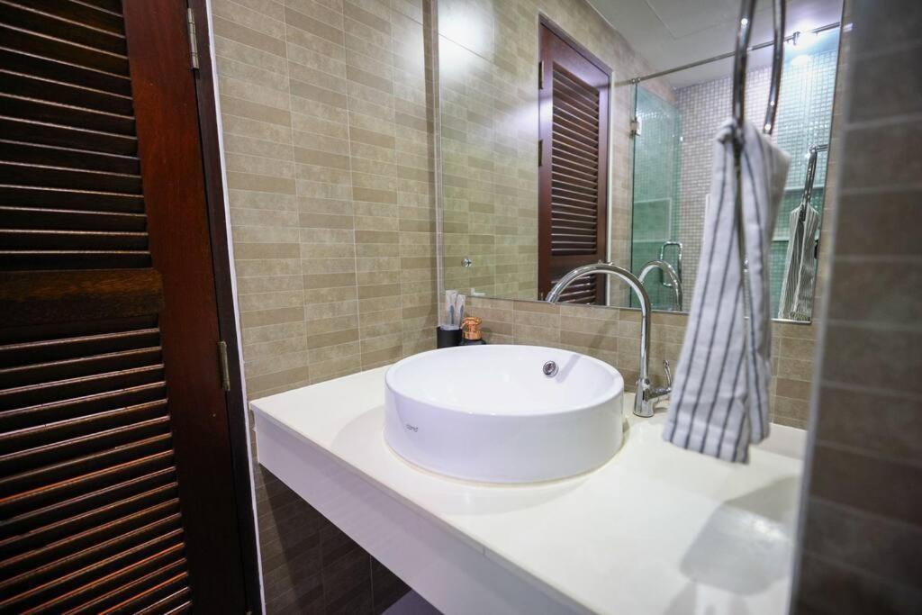 Luxury Living In Heart Of Nimman Apartment Chiang Mai Exterior photo